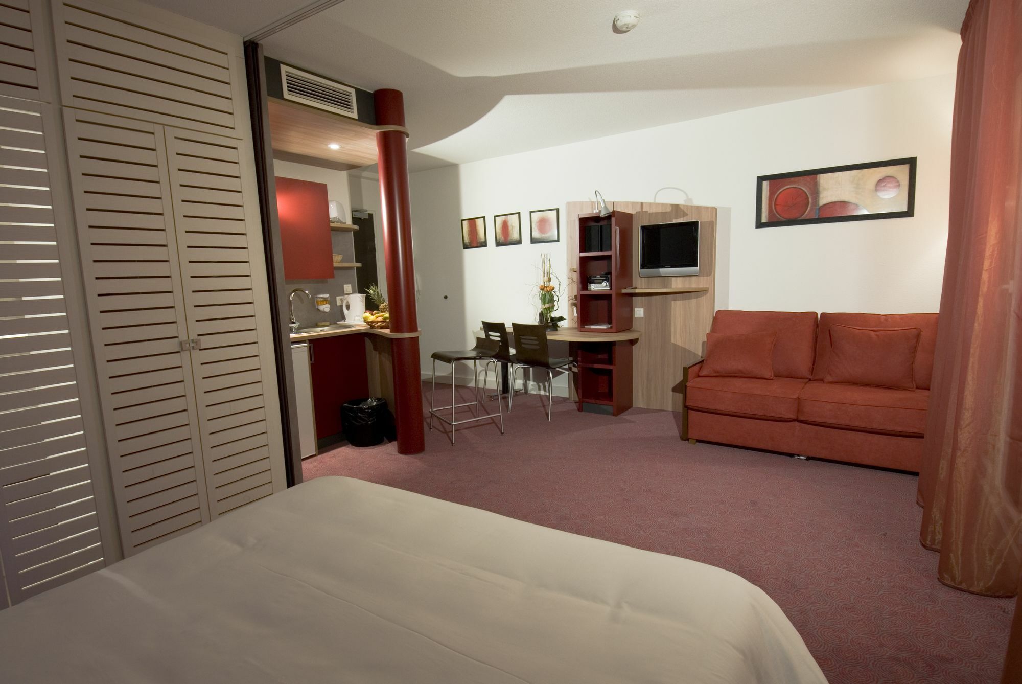 Suite-Home Orleans-Saran Zewnętrze zdjęcie